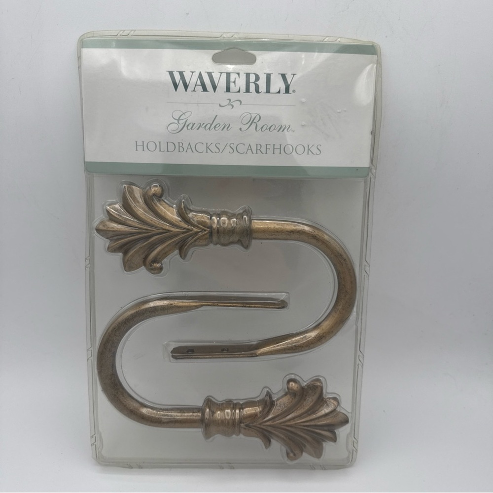 Waverly Garden Room Drapery Metal curtain Drapes Holdbacks/ Scarfhooks Set